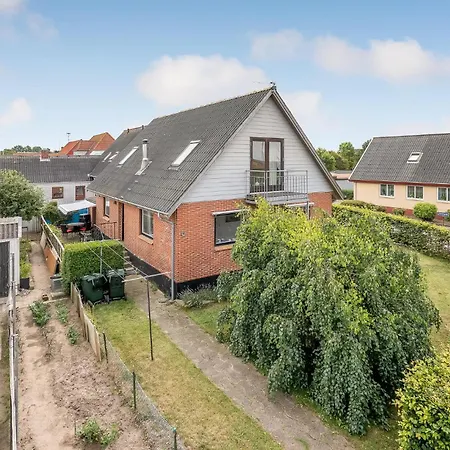 2 Bedroom Lovely In *