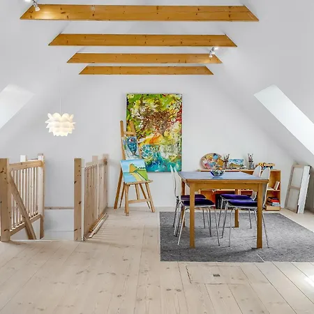 2 Bedroom Lovely In