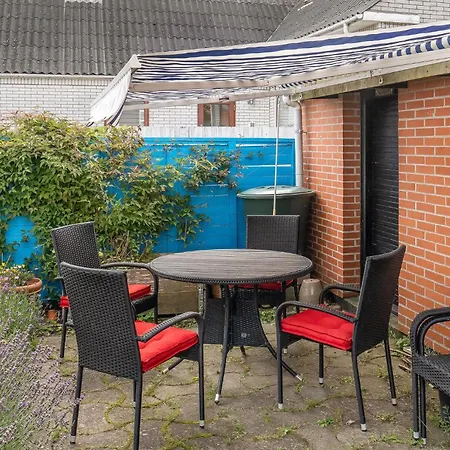2 Bedroom Lovely In בית נופש